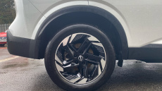 Nissan Qashqai 1.3 DiG-T MH 158 N-Connecta 5dr Petrol Hatchback